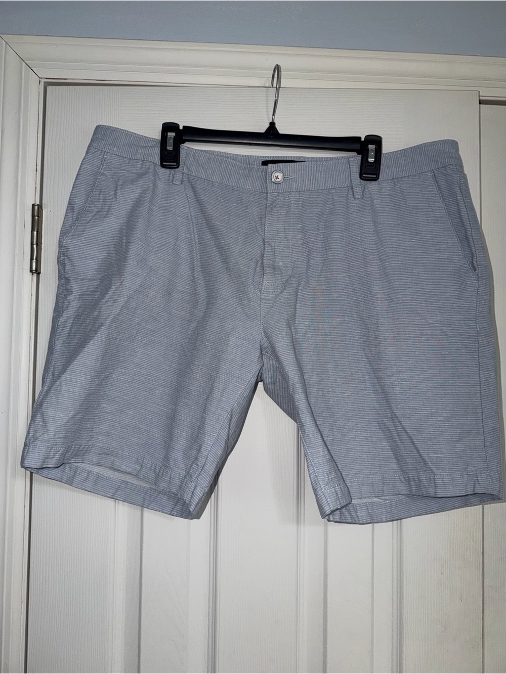 Rodd & Gunn men’s blue and white striped pattern shorts size 40 woven in Italy